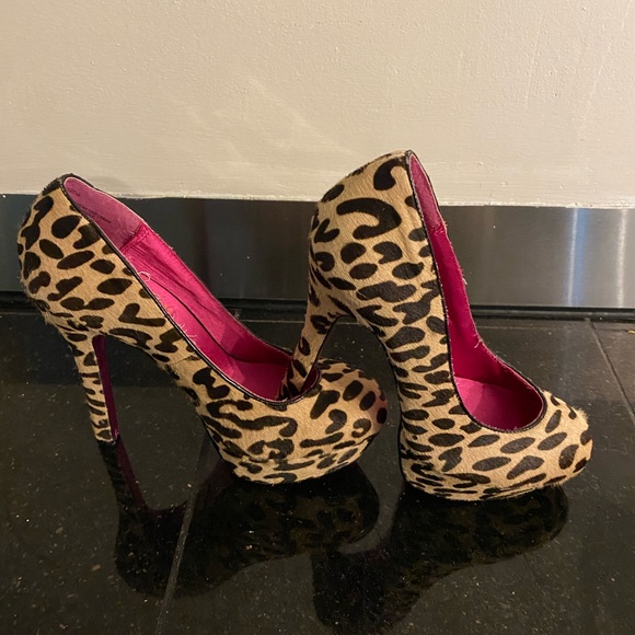 Size 8 - Picture 4 of 5